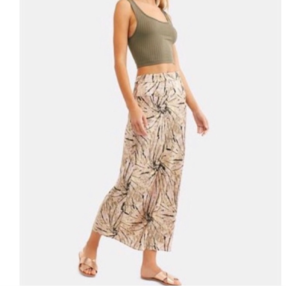 Printed Midi Skirt in Neutral Floral